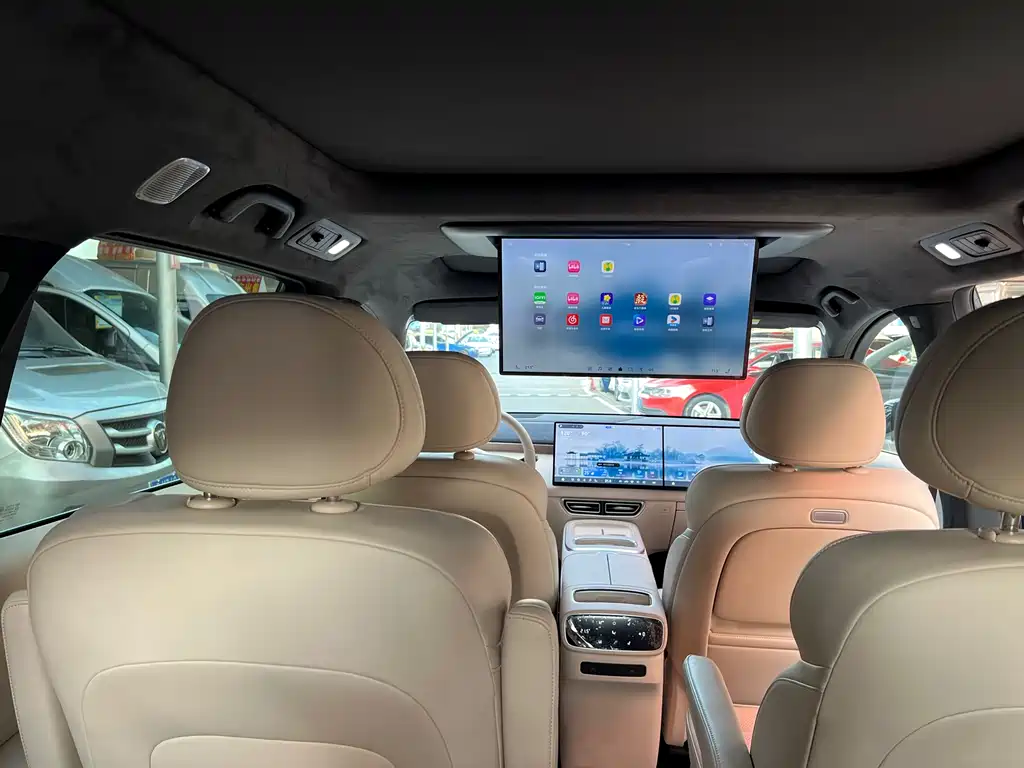 Dark blue S09 2025 four-wheel drive Ultra+ high-definition version