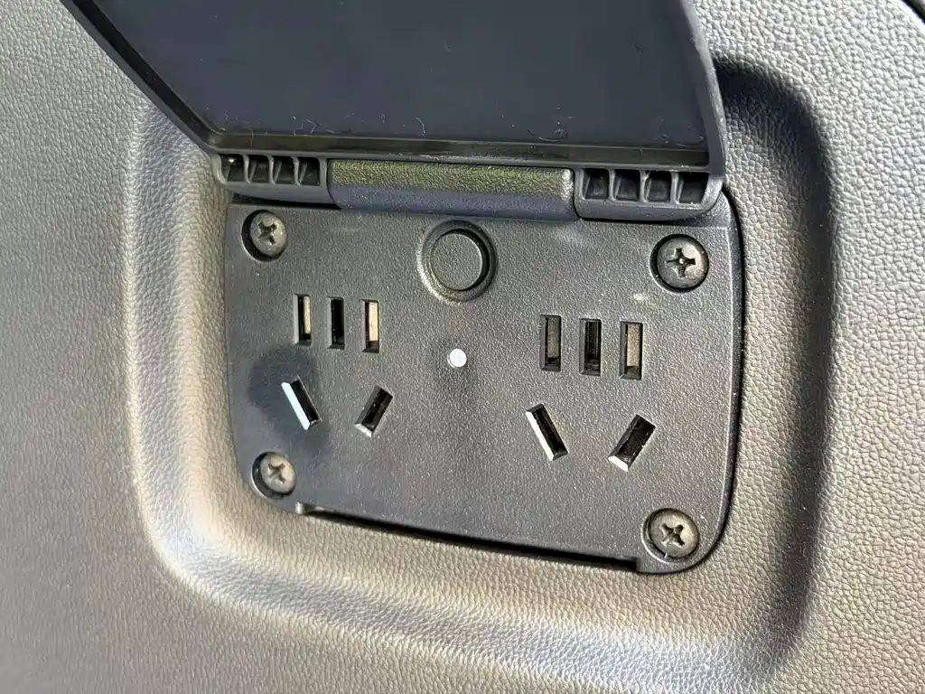 Dark blue G318 2025 worry-free crossing Edition Four-wheel drive Secret Edition