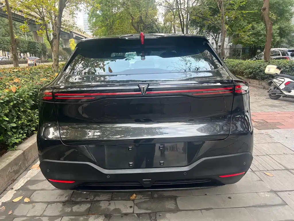 Dark blue S05 2024 510Plus pure electric version