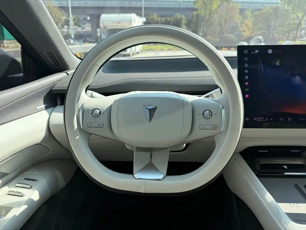 Dark blue L07 2026 model 550Ultra Huawei Qiankun ADS SE version