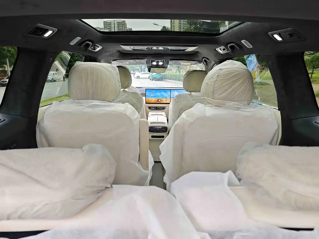 Dark blue S09 2025 four-wheel drive Ultra+ high-definition version