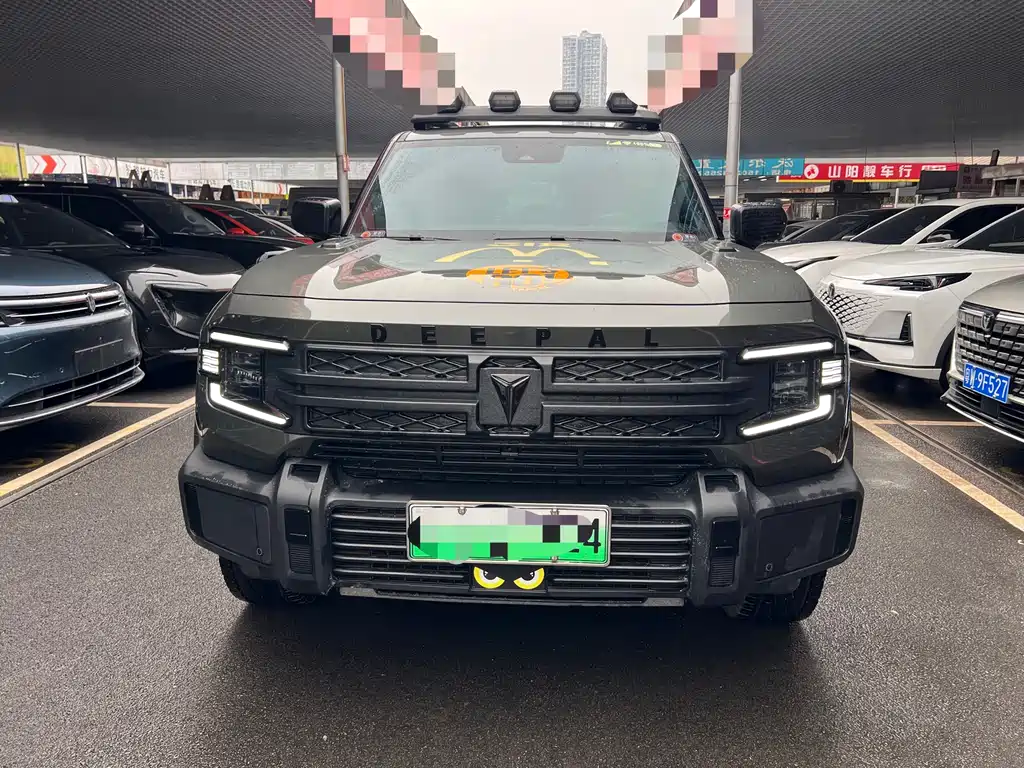 Dark blue G318 2024 four-wheel drive air suspension version