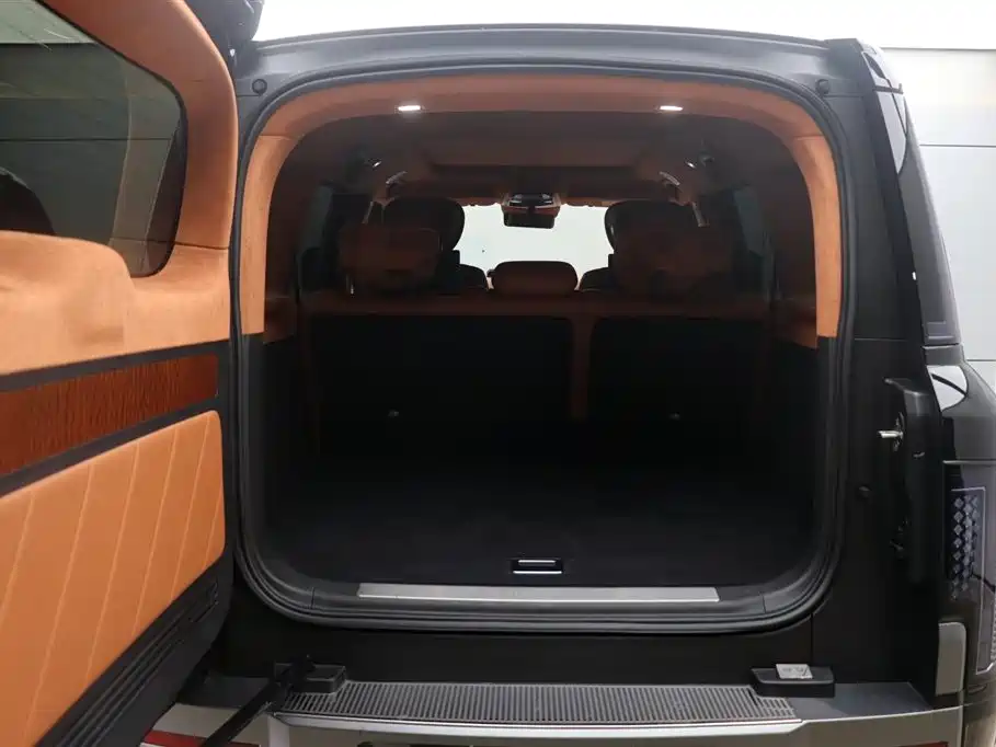 Look up to U8 2023 Deluxe Edition