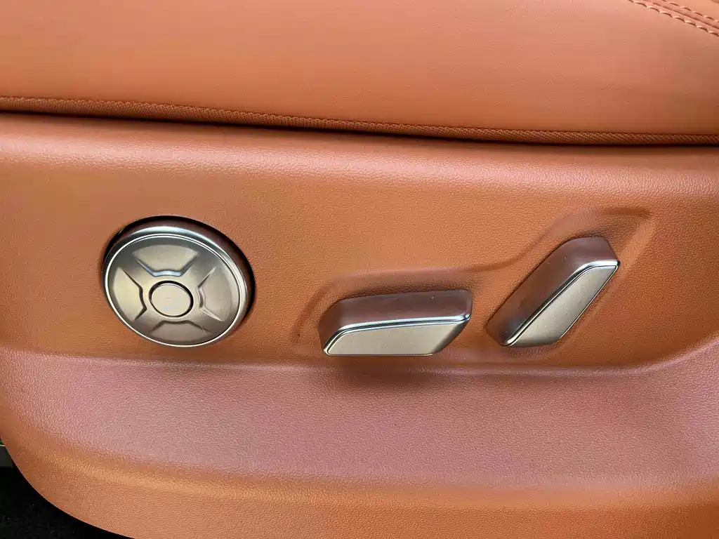 Titanium 7 2025 190KM four-wheel drive Ultra version