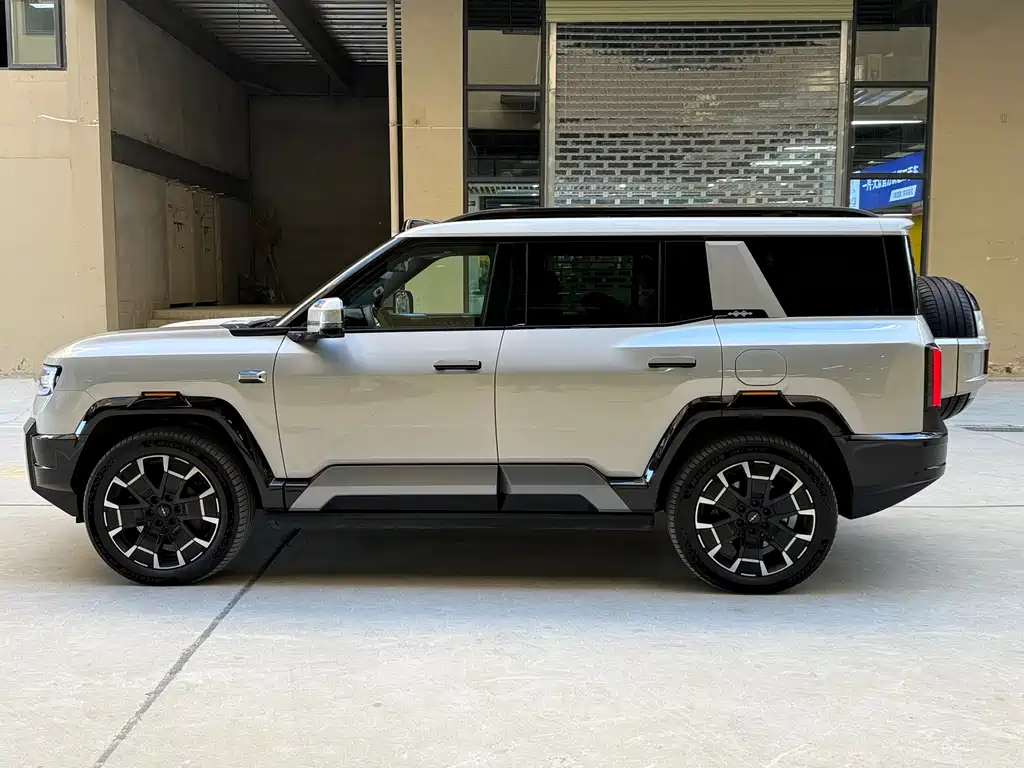 Leopard 8 2025 Zhiyong Ultimate Edition 7 Seats