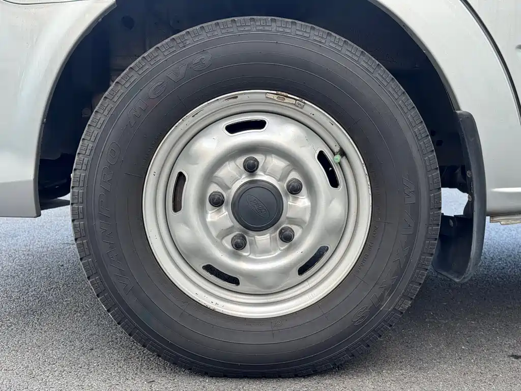 The new generation of Quanshun 2021 2.2T manual logistics vehicle Pro short axle 6-seater Zhongding Country VI