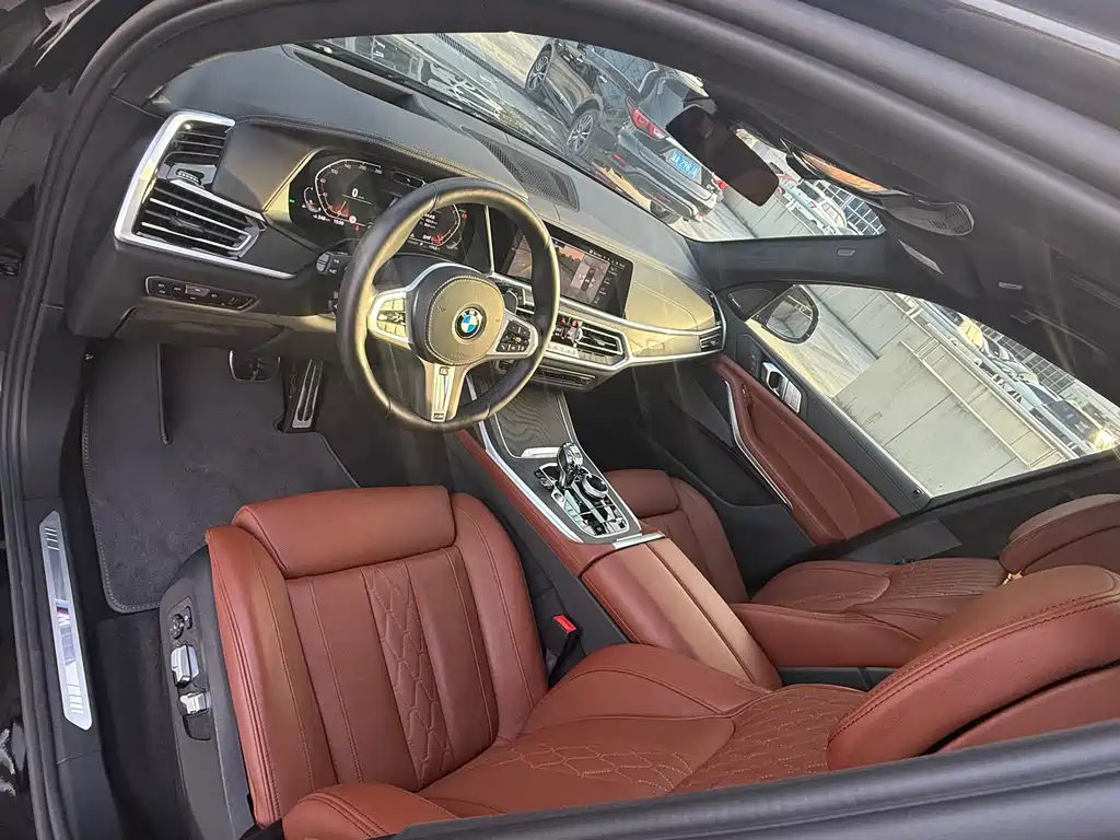 BMW X7 2022 xDrive40i Exclusive M Sports Suit