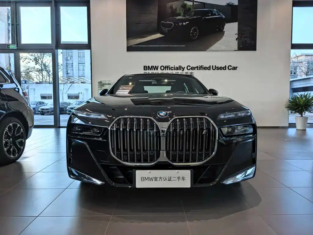 BMW i7 2023 eDrive50L Exclusive M Sports Suit