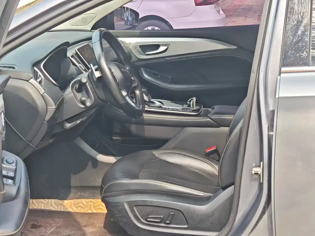 Roewe i6 MAX 2020 300TGI automatic Cool Smart Driving Version