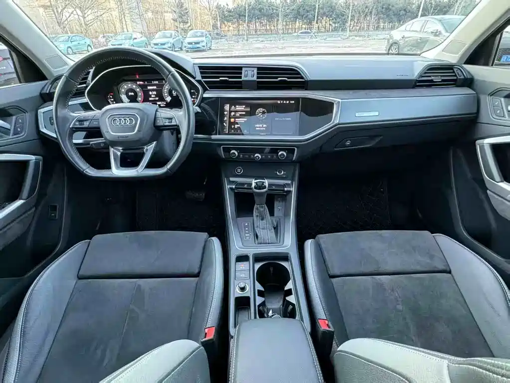 Audi Q3 2022 model 35 TFSI fashion dynamic type