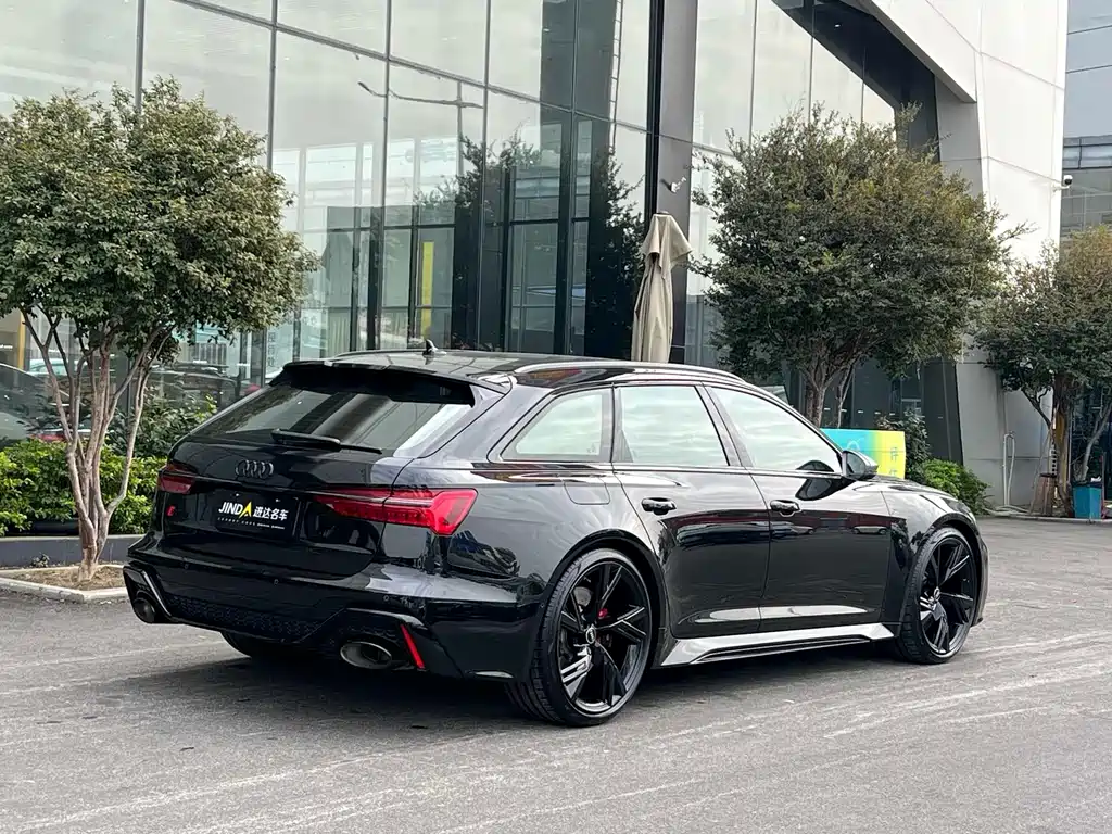 Audi RS 6 2024 RS 6 4.0 T Avant performance