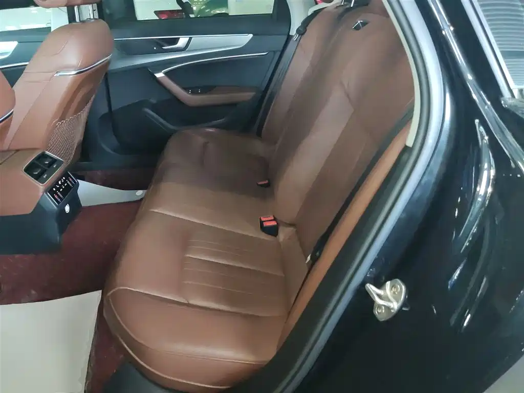 Audi A6L 2022 model 45 TFSI is the most elegant model