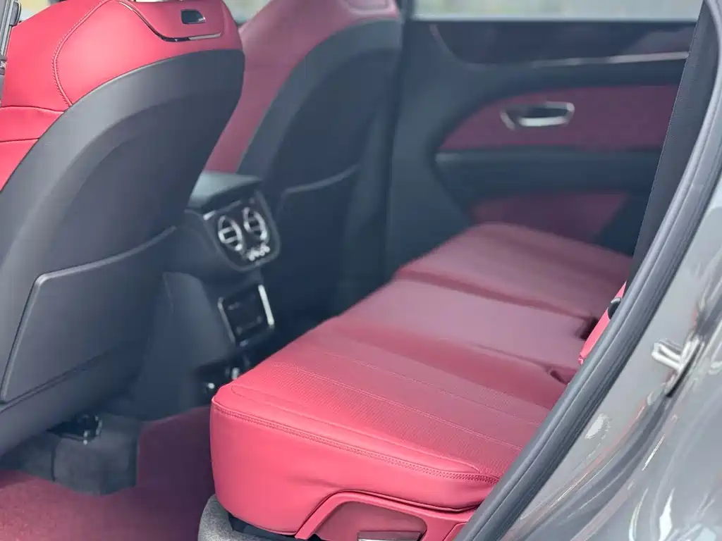 Tim Yue 2022 4.0T V8