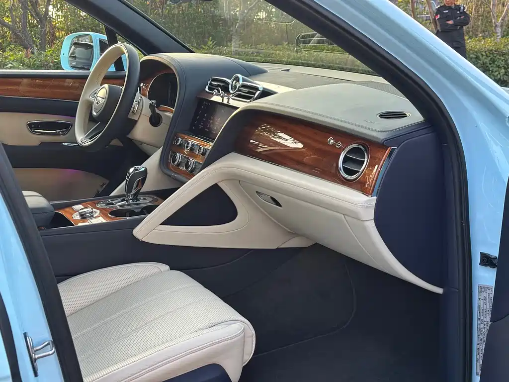 Фото машины 23