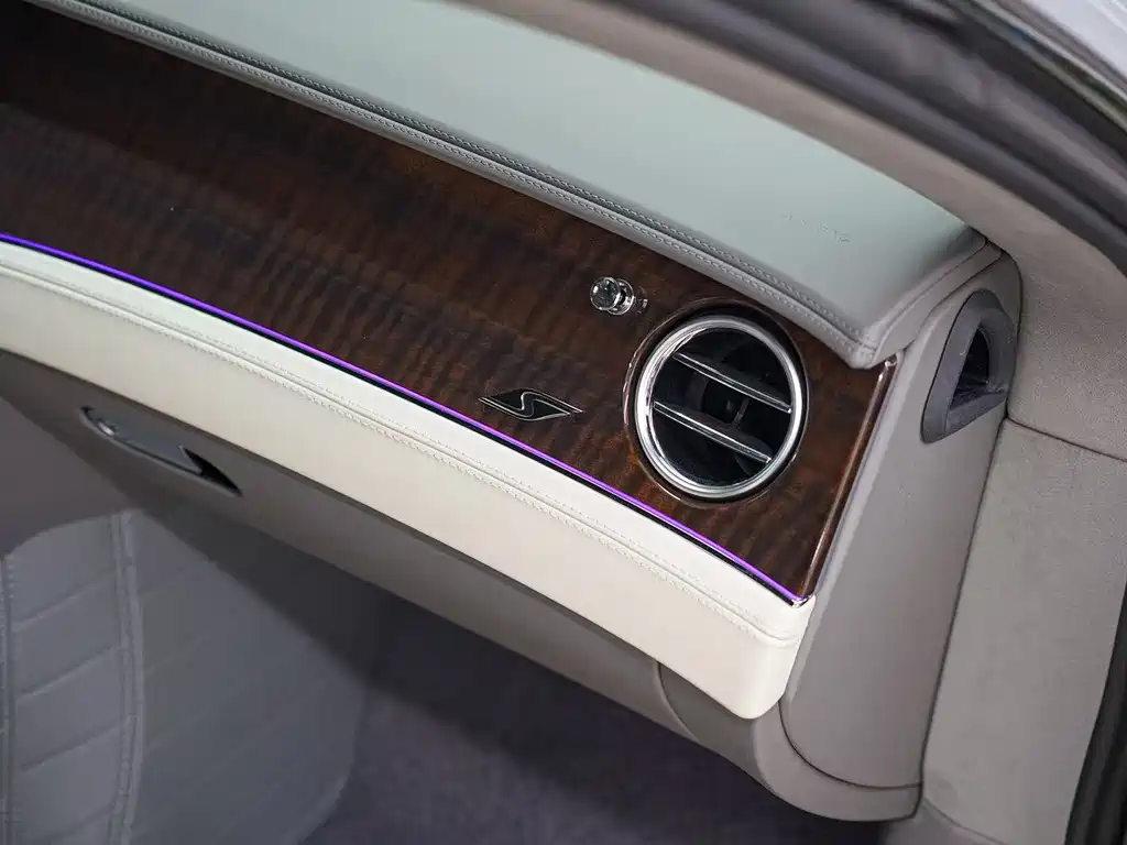 Continental 2024 4.0 T GT S V8