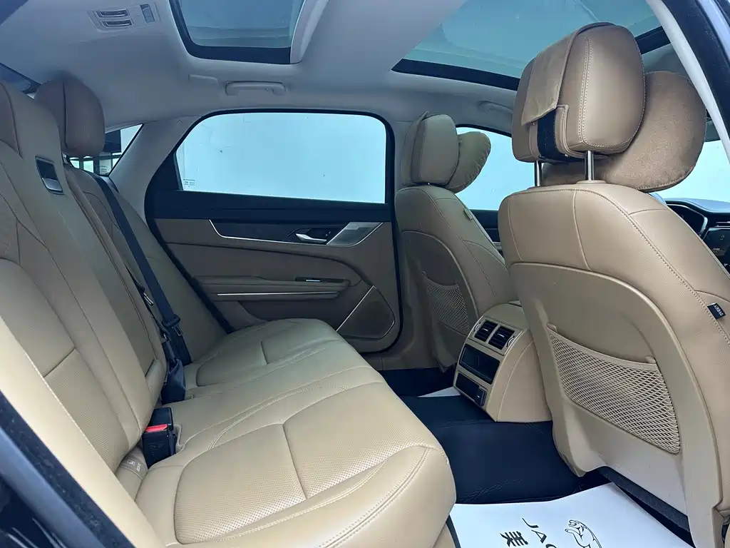 Jaguar XFL 2024 2.0T P250 two-wheel drive Exclusive Deluxe Edition