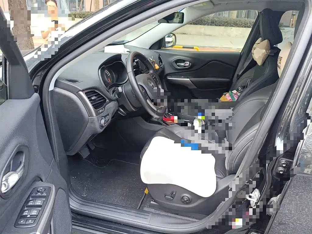 Фото машины 24