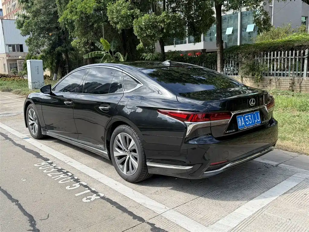 Lexus LS 2020 500h Excellent Edition Country V