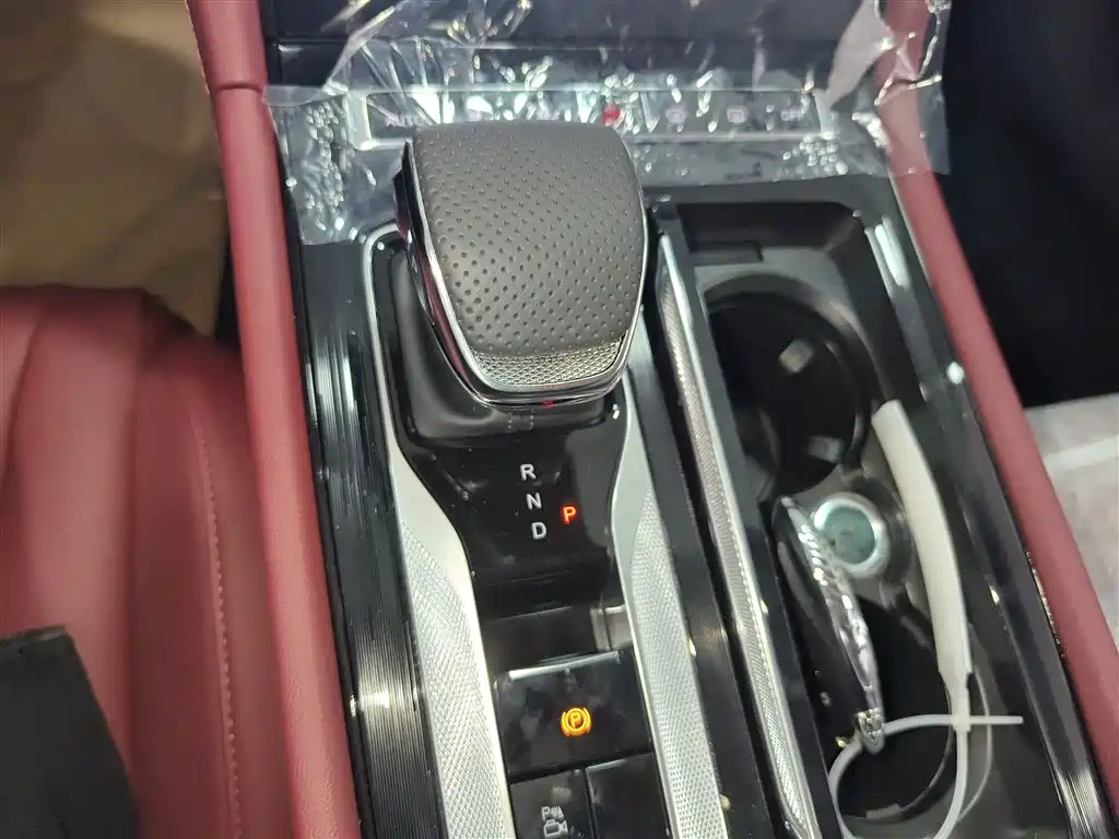 Hongqi H5 PHEV 2025 Model 130 Super Hybrid Version