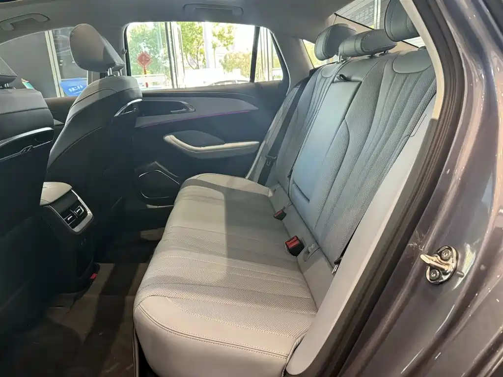 Hongqi H5 PHEV 2025 Model 170 Super Hybrid Version