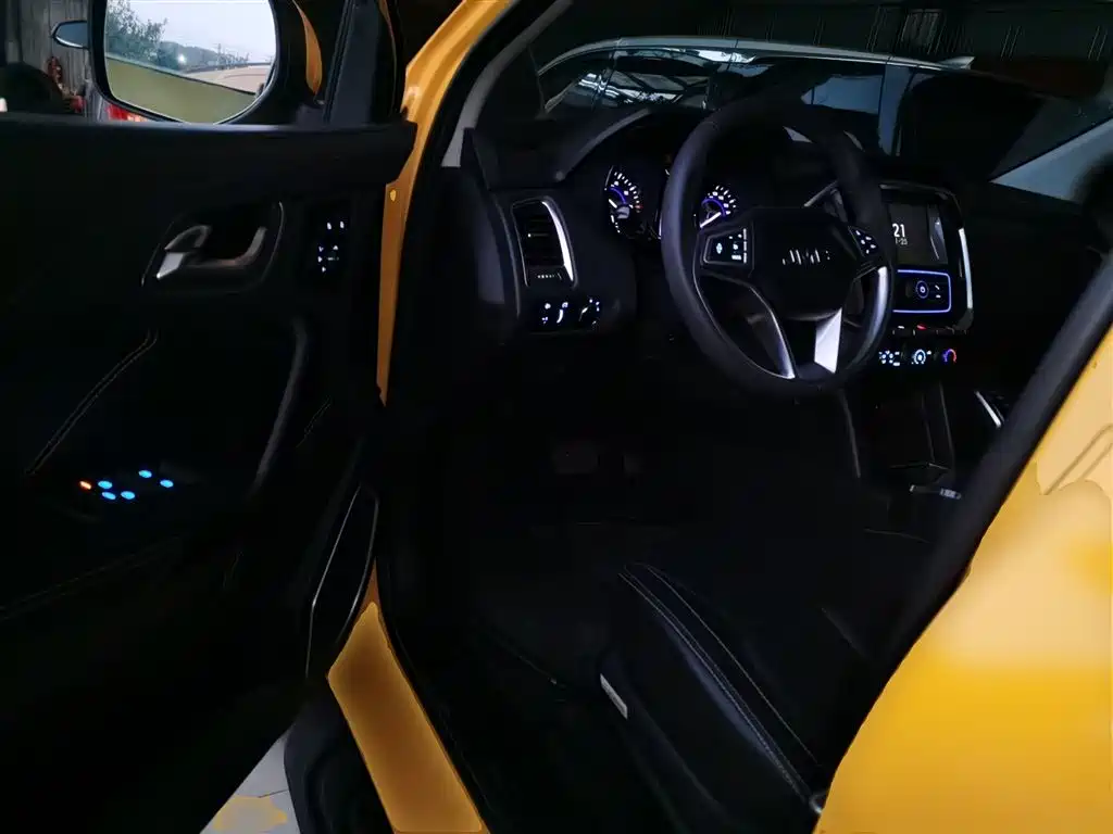 Yuhu EV 2022 model 4x2 LX JX6510PA5BEV