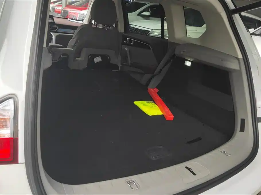 Baojun RS-5 2019 1.5T CVT Intelligent Driving Control Ultimate Edition National V