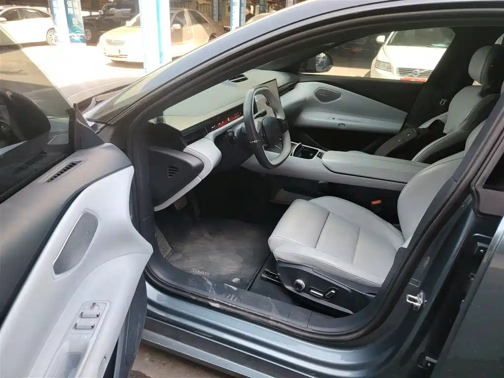 Lynk & Co Z10 2024 95kWh 702km four-wheel drive smart driving Ultra