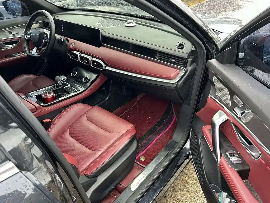 Jietu X70 PLUS 2021 1.6T DCT ground PRO+ 7 seats