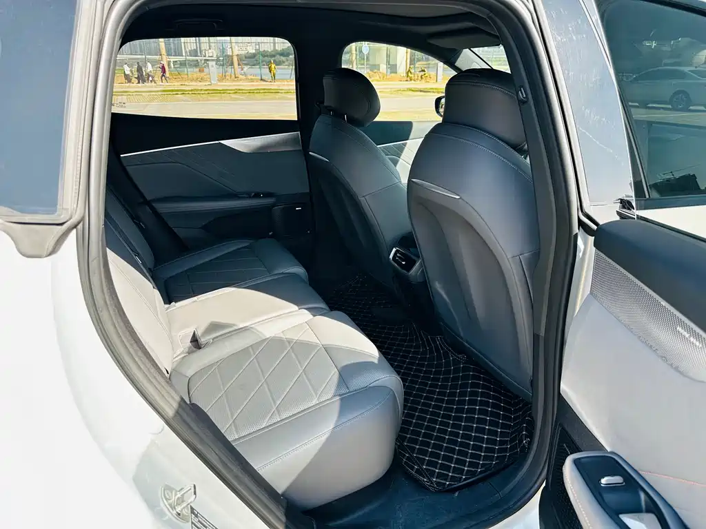 Фото машины 26