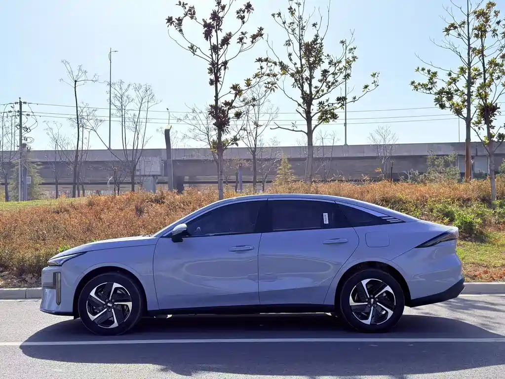 Galaxy L6 2025 EM-i 140km Voyage Edition