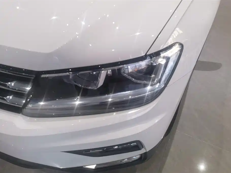 Tiguan L 2021 330TSI automatic two-wheel drive Smart edition