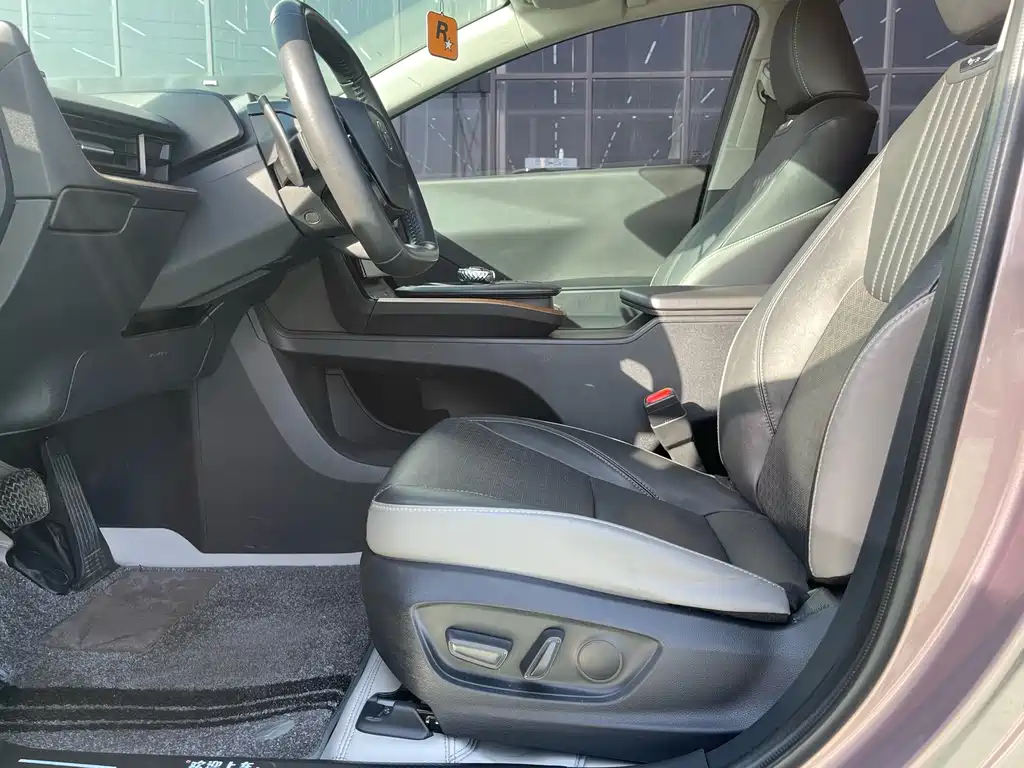 Toyota bZ3 2023 model 616km long battery life Premium