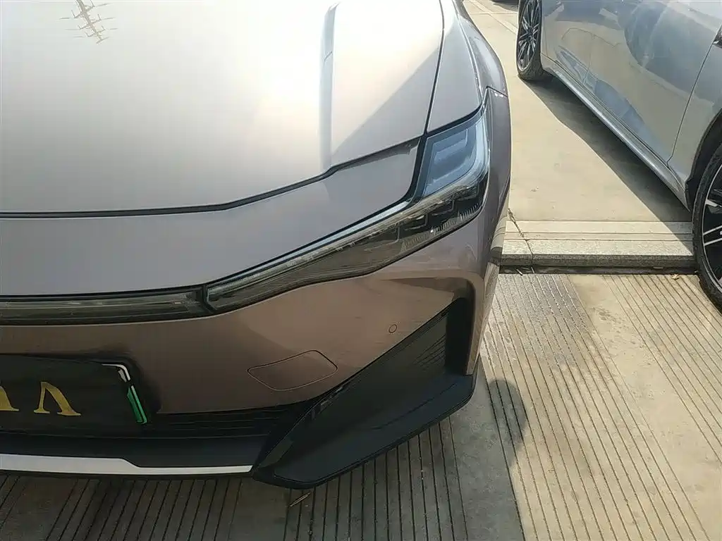 Toyota bZ3 2023 model 616km long battery life Premium