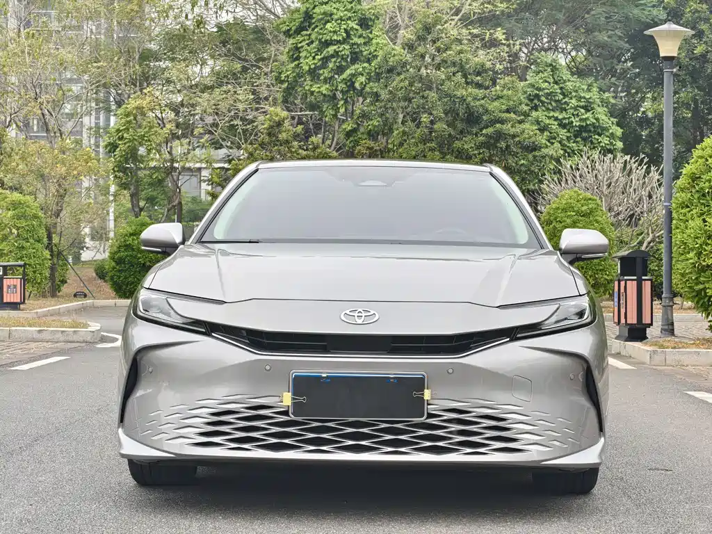 Camry 2024 Dual Engine 2.0 HGVP Deluxe Edition