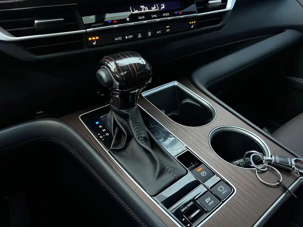 Grevia 2024 2.5L Hybrid Premium PLUS four-wheel drive version