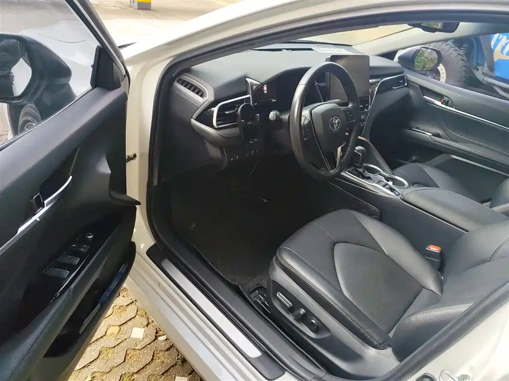 Camry 2021 2.5G Deluxe Edition