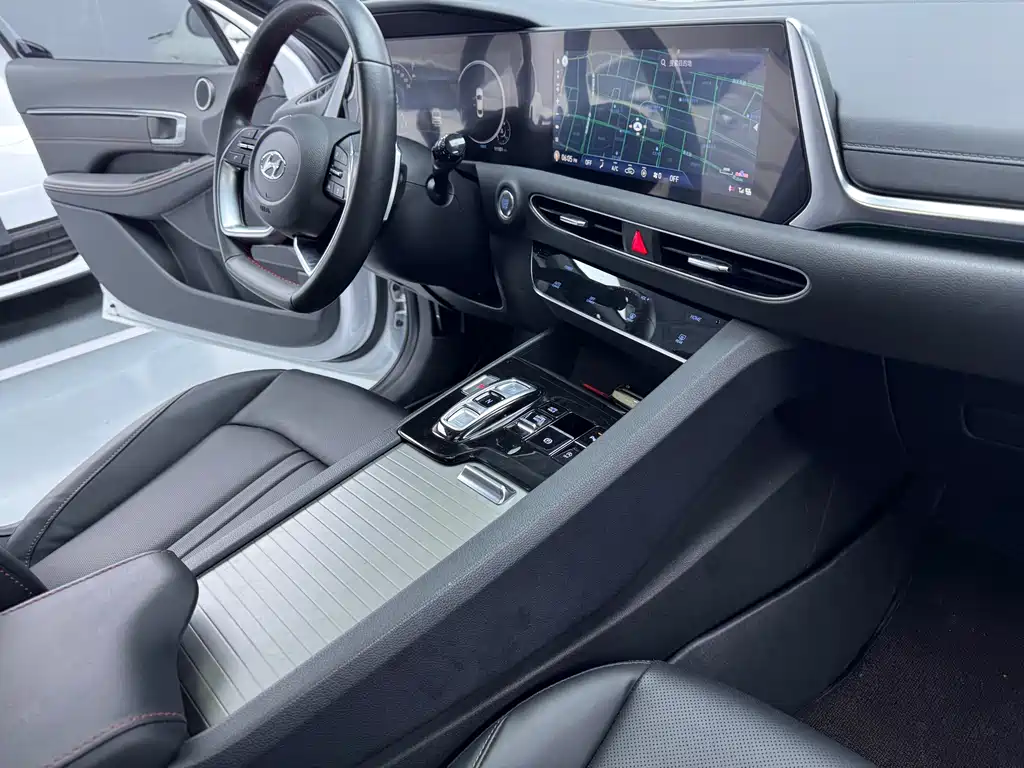 Sonata 2022 model 270TGDi DCT 20th anniversary model