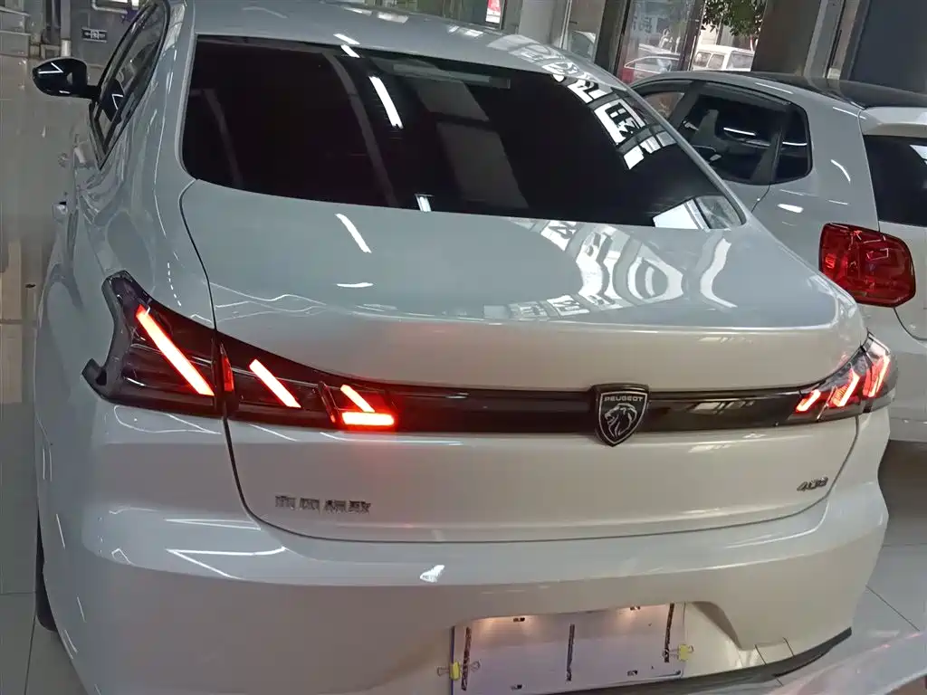 Peugeot 408 2022 model 1.6T aggressive version