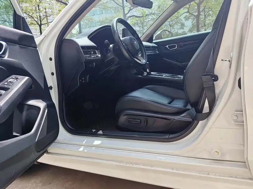 Style 2022 240TURBO CVT Deluxe Edition