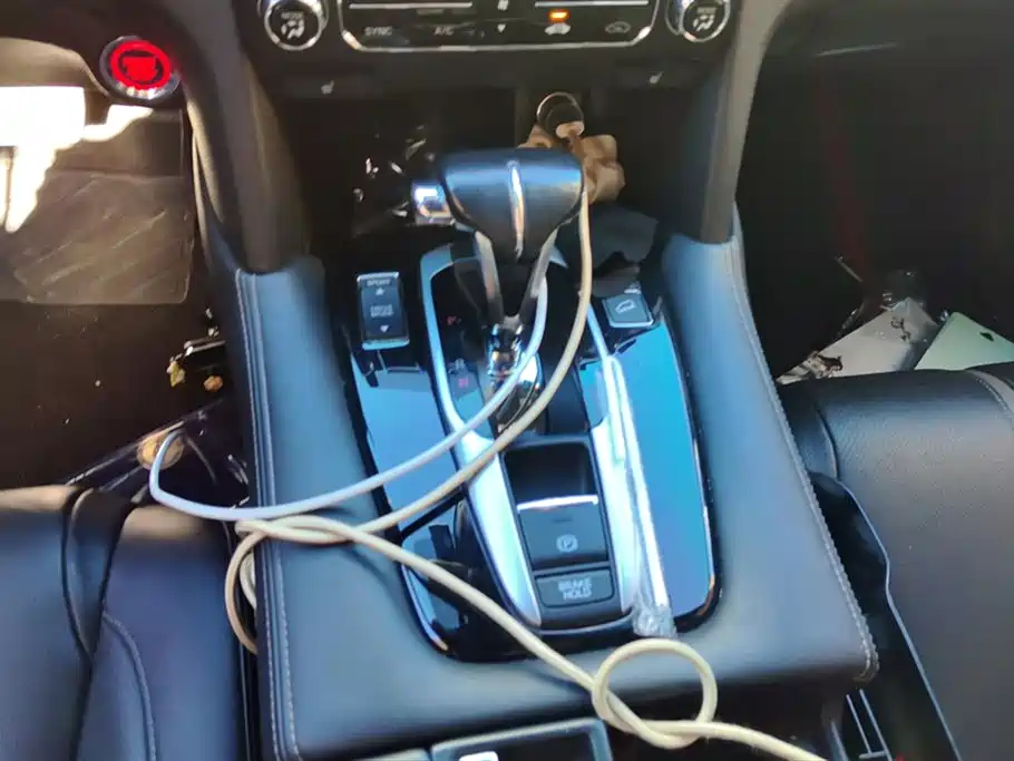 Honda UR-V 2020 240TURBO two-wheel drive Elegant version