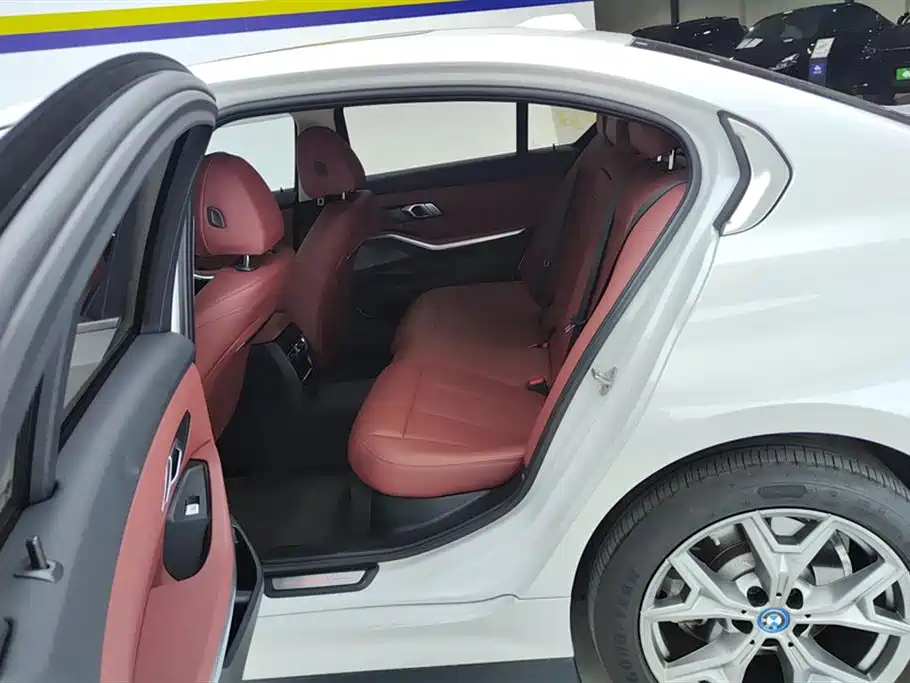 BMW i3 2022 eDrive 35 L