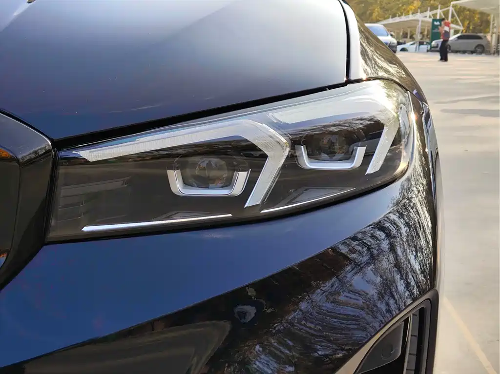 BMW i3 2022 eDrive 35 L