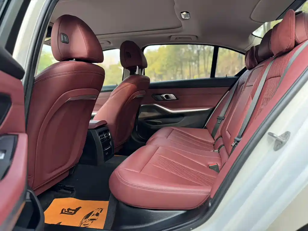 BMW 3 Series 2023 320Li M sports suit