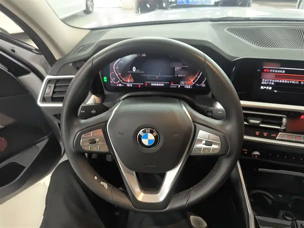 BMW 3 Series 2021 facelift two 320i sports suit