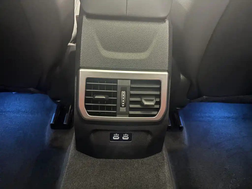 BMW 2 Series 2025 225L M Sports Yao Ye Suit