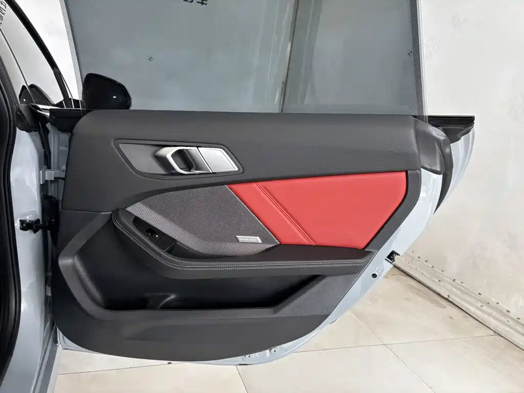 Фото машины 30