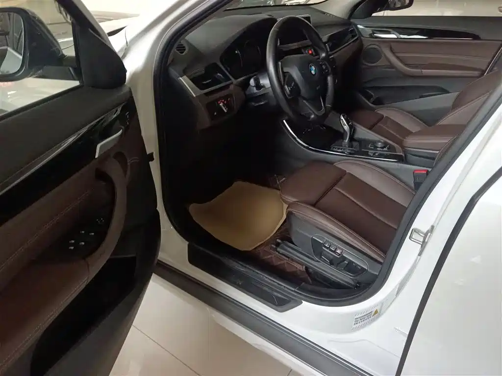 BMW X2 2020 sDrive20i M off-road set