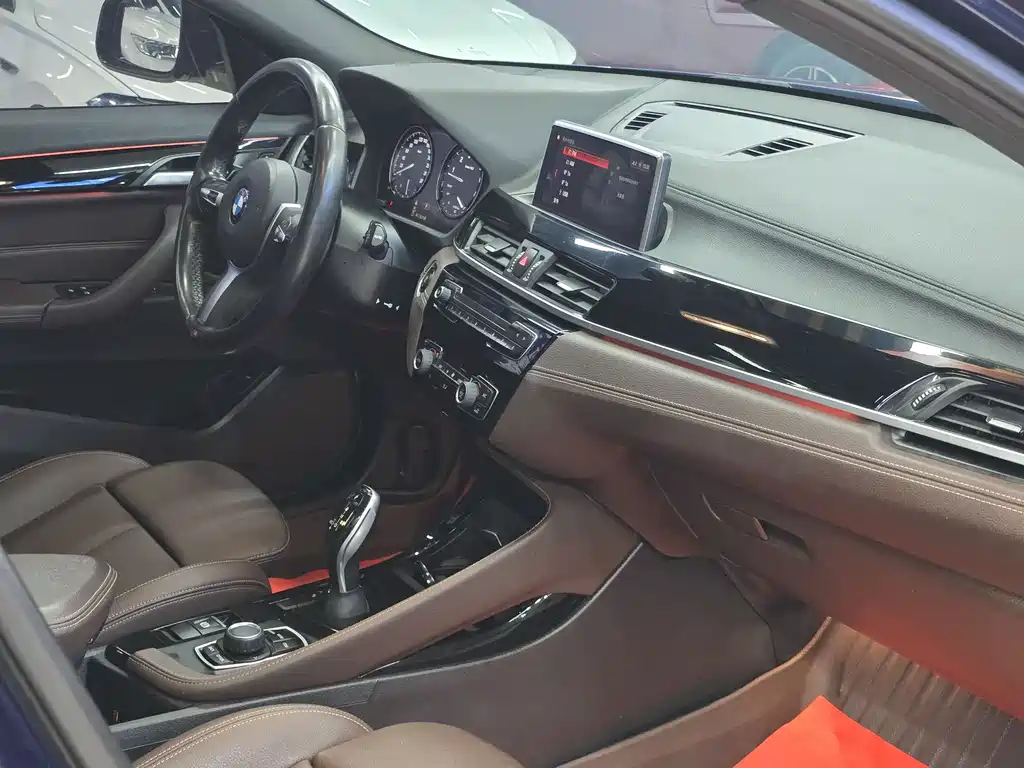 BMW X2 2020 sDrive25i leading M sports suit