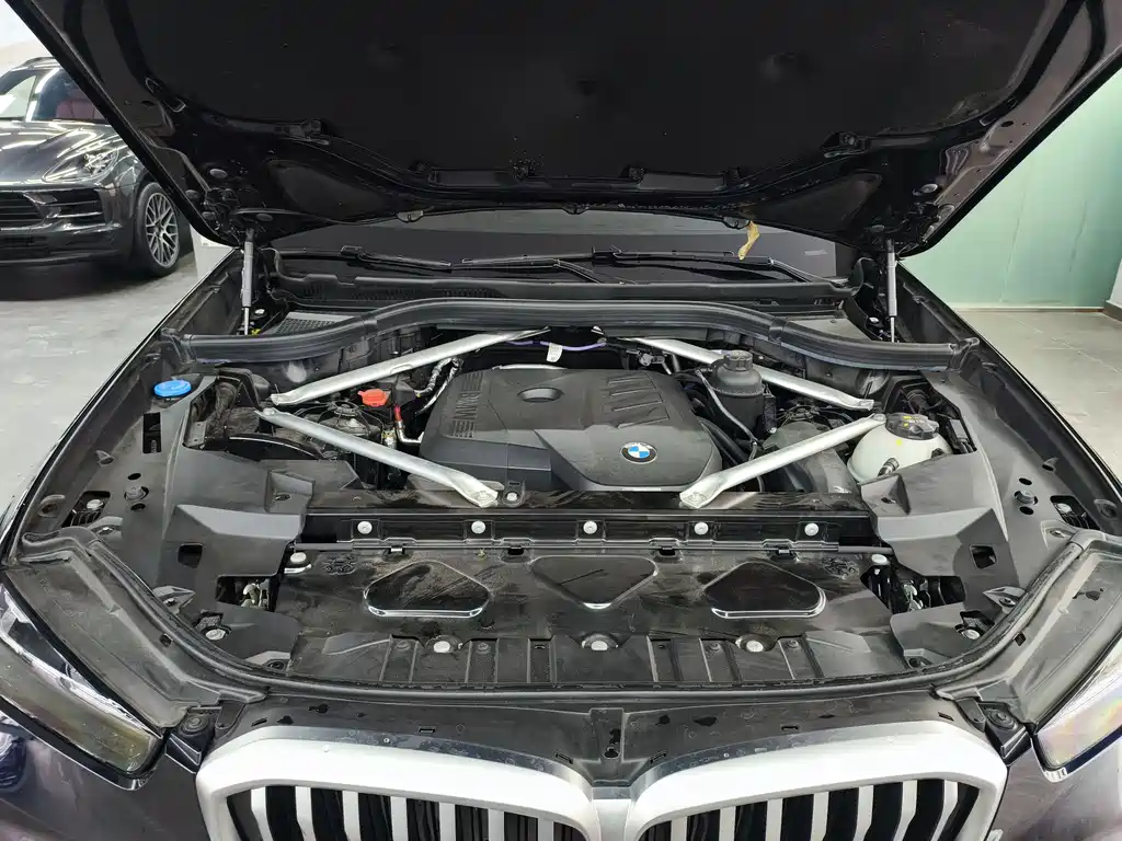 BMW X5 2023 xDrive 30Li Exclusive M Sports Suit