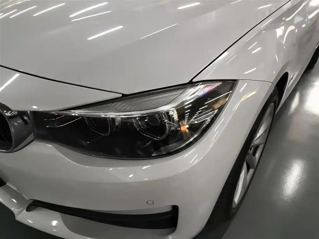 BMW 3 Series GT 2019 model 320i fashion type